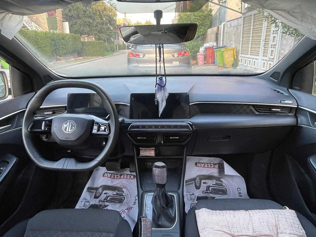 يع: MG3 موديل 2024 - ماشية 13 كم (زيرو) - ضمان 6 سنوات
أهم المواصفات:
• المسافة المقطوعة: 13 كم فقط (عداد صفر).
• اللون: أسود الملكي.
• المواصفات التقنية: محرك 1.5L، كاميرا خلفية، حساسات، شاشة لمس، تحكم ستيرن، ضمان الوكيل (شركة المنصور) لمدة 6 سنوات.
• اللوحة: بدون لوحة (الأوراق جاهزة).
ملاحظة هامة: السيارة جديدة تماماً من الداخل، وبدي ومحرك بحالة الوكالة، باستثناء خفوس وحكوكات خفيفة في الدعامية الخلفية (كما موضح في الصور) نتيجة تخزين أو احتكاك بسيط. السيارة مكفولة من أي ضرر قوي أو تأثير على الشاسيه أو الضمان.***********
