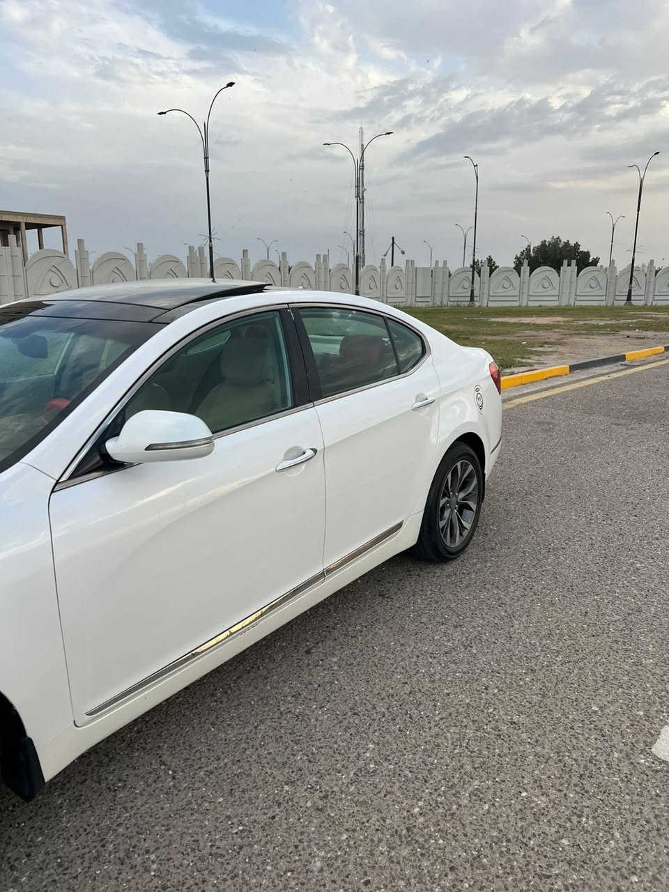 السلام عليكم

 

كدينزا 2011خليجيه بسمي فول 
رقمها بغداد الرقم الانكليزي مشروع وطني 

هزه جديده صالها اسبوع والسنويه تسقط 2031
السياره فول 
6سلندر 3500 

مواصفات 1/1 

شتريد بيها مواصفات 

بصمه وترحيب ومري شفط

فتحه ونبوراما 

كشنات كهرباء 

 

ستيرن كهرباء 

سماعات انفنتي 

مري قلاب أثناء البك 

تحكمات ستيرن فول 

تحكمات خلفيه

كامره خلفيه 

وبعد هوايه مواصفات موصفات الكاتنزا معروف

مكانه البصره  

***********

السعر 110وبيه مجال بسيط

ملاحضه غير متواجد على الفيس
