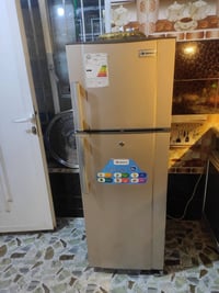 ثلاجه نضيفه • بيع مستعجل