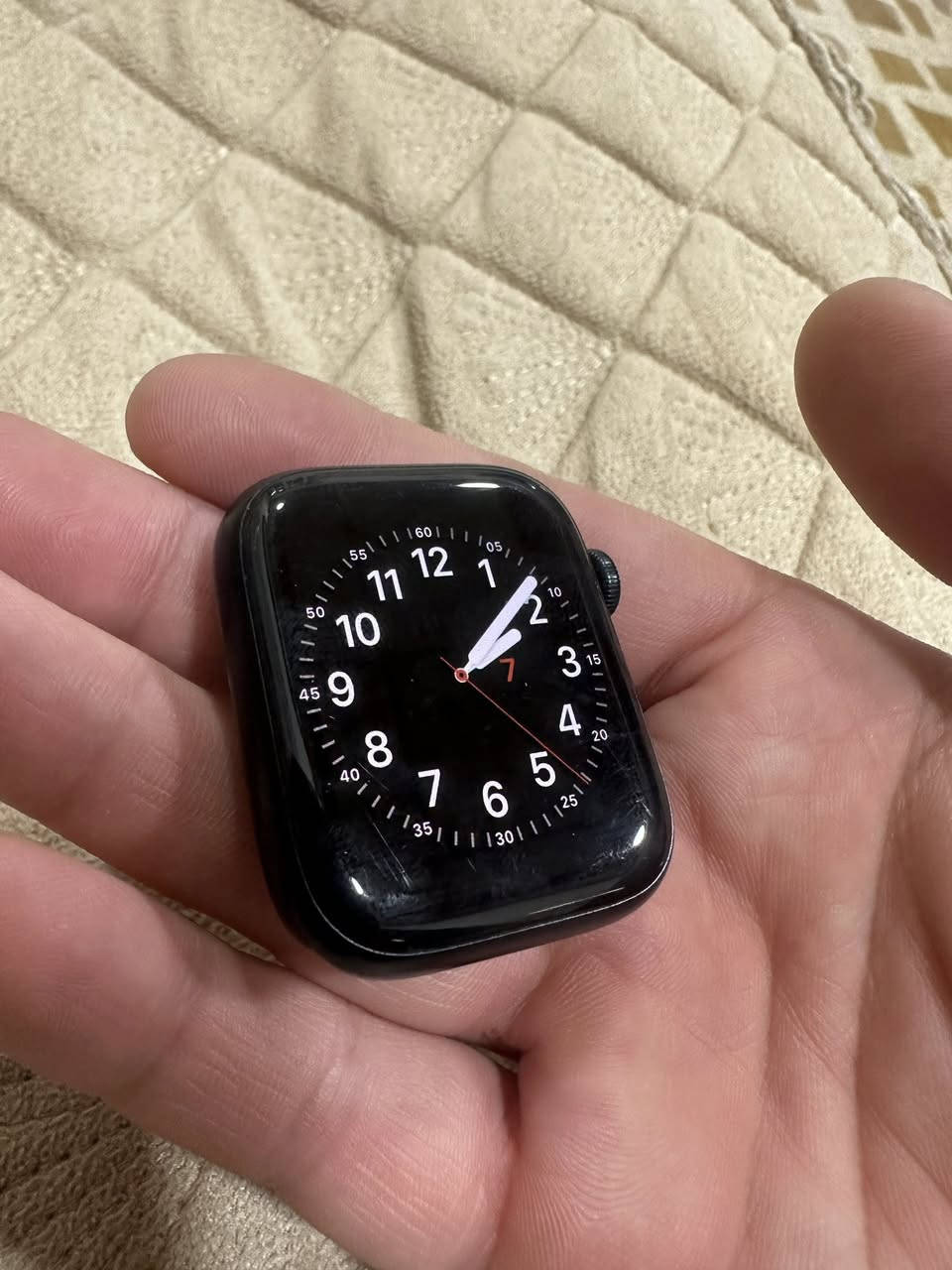 للبيع ساعه ابل جيل 9 
نضافه  كدام العين ساعه نضيفه 
بطاريه 93 
بدون ملحقات 
السعر 260 وبيها مجال بسيط 
للتواصل قليل متواجد فيس 
***********
***********
