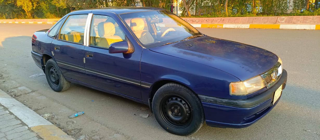 *********** 
فيكترا ٩٣ گير عادي 
گيروو مكينه به شرت 
بوياغ عام 
شيعاره  
قفل مركزييه 
تحويلو وكاله 
بيتاقه ي بنزين سعر 38$ شوین کرکوک كركوك, العراق
