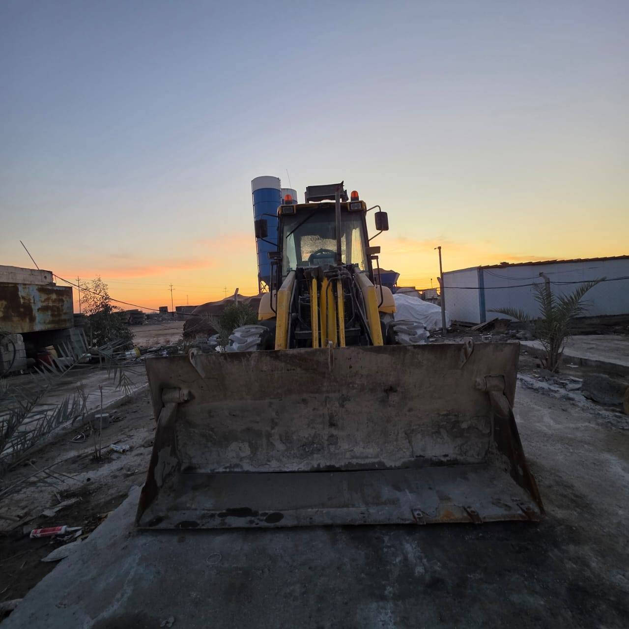 سلام عليكم تركس مديل 2009 جاهزه رقم بغداد
السعر 80 وبيه مجال المكان كربلاء ***********
