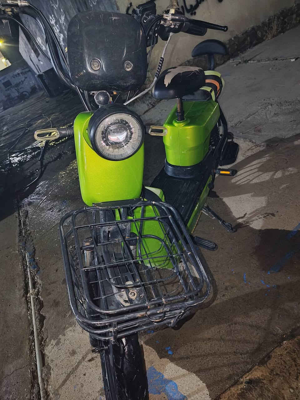 السلام عليكم(دراجه شحن للبيع)
السرعه50

الشحن الوحده تمشيك40او55كيلو

العقل500W

الملف800W

5بطاريات20A شرط الشغل

@إشارة 

السعر  خص
(***********)
