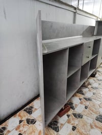 ميز مختبر • خشب • مستخدم قليل