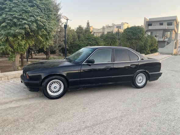 لەسەر ئیزنی ئادمین بیئیێم مۆدیل ١٩٩٠ مەکینە٥٢٠کەپس گێڕ عادی بێ دەعم و لێدراو گێڕ و مەکینە بە شەرت
٢٥٠ مەسرەفی تیا نیە کامل کارەبایی گیانی ئیش ئەکات کوشن جلد 
دوو جام کارەبا
پێش پان رەقەم باریک بەشەرتی تەحویل خەرامەو براوە نرخی ٤٨ گەلاو معامەلە ژم/***********
