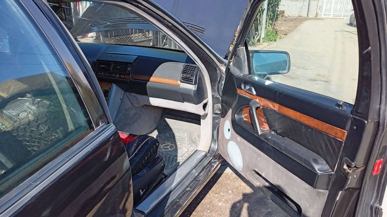 السلام عليكم 
مارسدس شبح للبيع 
السعر 45 
المكينه فيفتي 
رقم الهاتف ***********
