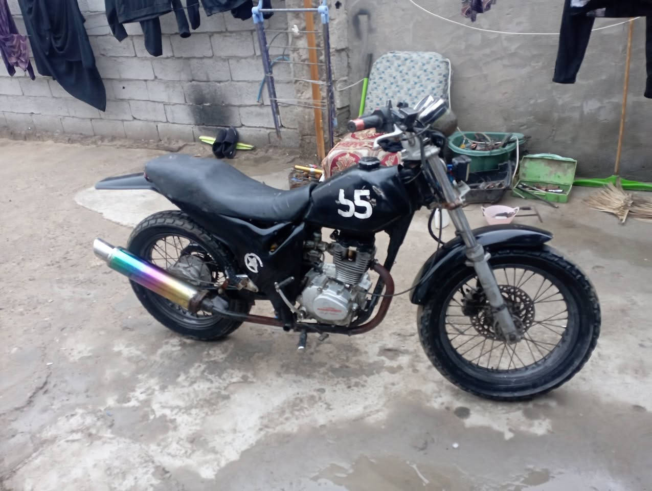 السلام عليكم دراجه قفاز محور مكينه 4كير للبيع كهربائيات كله شغال بريكات امامي خلفي كله شغال السعر 400 وبيه مجال قليل مكاني بغداد الزعفرانية ***********
