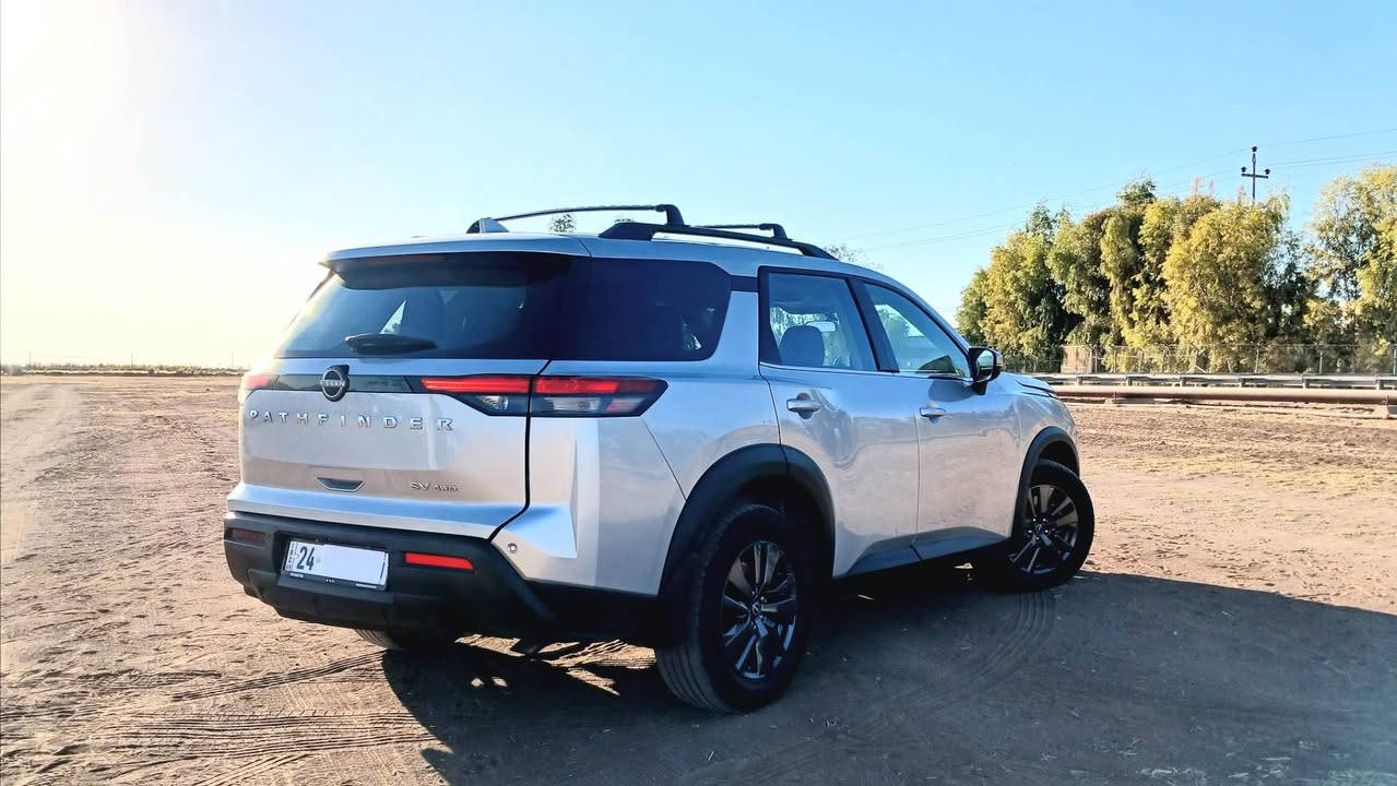 NISSAN PATHFINDER SV 4WD  2023

اللون:  سلفر

الموديل : 2023

نوع المحرك : 6 سلندر (3.5L) 

السعر: 244$ و 3 ورق غرامة نقس من السعر

 20,000 الف مايل ماشيه و قابل للزيادة

مرقومه (دهوك) تحويل ب شرط

المواصفات: SV AWD

رادار امامي
رادار خلفي
رادار جانبيه
حساس خلفي
نظام PRO PILOT
شاشه كبيرة
كيج نصف إلكتروني 
 كاميرة خلفي 
تشغيل عن بعد 
هاند بريك بصمه
اوتو هولد
تبريد مركزي
اوتو ستارت ستوب
7 وضعيات للقيادة (Eco-normal-sport-mud-sand-snow-tow-downhill)
كشنات امامي تدفئة 
كشن السايق كهرباء
3 صفوف مقاعد 
2 مفتاح اصلي

براشوتات تبديل و سيستم كالشرك

الضرر: 2 قطع تبديل (بوند + جاملوغ النفر)
و بيها شويه تعديل بارد.

العنوان :زاخو ‏

رقم شاصي: 
       5N1DR3BC4PC211710

‏‎للاتصال والاستفسار : *********** سميل, دهوك
