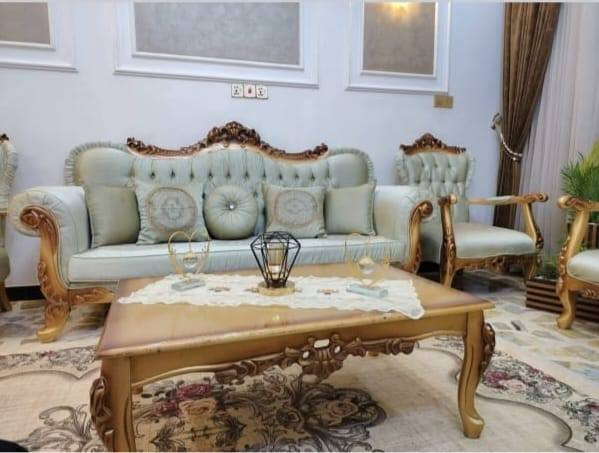 السلام عليكم تخم زان تركي ١٠ مقاعد مع طبله وسطيه وعشر كوشات تكمه ونضافه فول للأستفسار ***********
