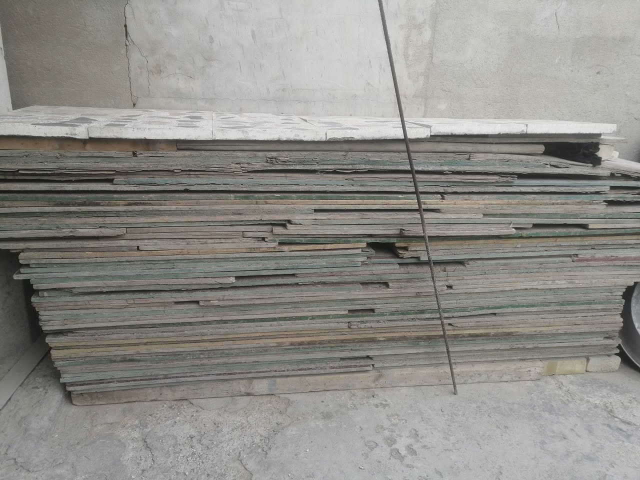 السلام عليكم خشب للبيع ***********
