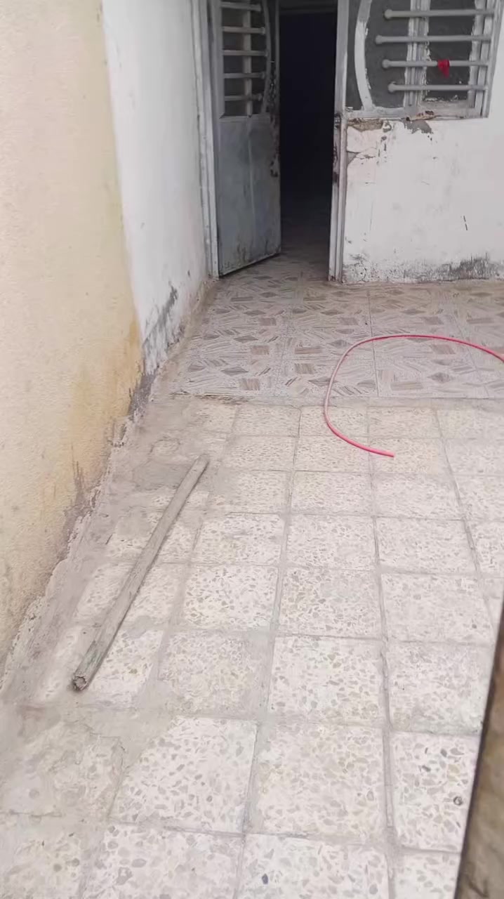 سلام عليكم
بيت للبيع بحي العسكري مساحته 130
***********
