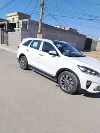 سورنتو للبيع ٢٠٢٠فول واحد على واحد ماشيه ١٤ الف حقيقي مكفوله كفاله عام...