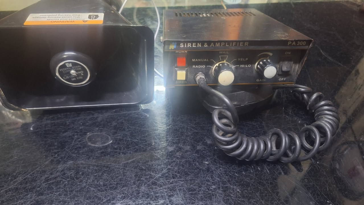 صافره للبيع اصليه السعر ٧٥ الف هاتف ***********
