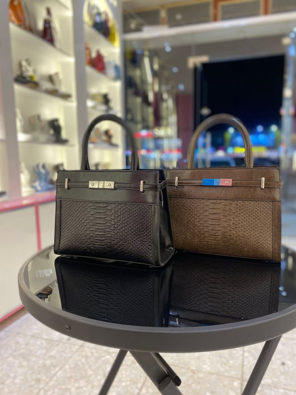 حقائب 
كباري  جلد طبيعي مصنوعة اجود أنواع 
الوان طبيعيه


**إذا كنت صاحب هذا الإعلان وتريد حذفه لأي سبب، رجاءا أرسل رسالة إلى الدعم الفني**