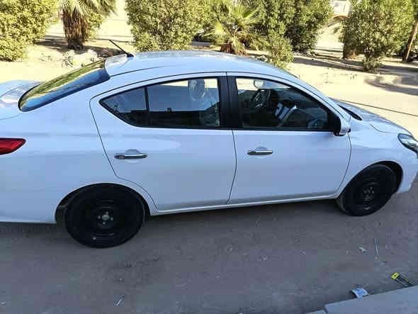 سلام عليكم شباب
سياره للبيع نيسان ٢٠٢٥
مكفوله كفاله عامه ماشيه ٧٠٠٠
السعر ١٢٧ بيها مجال بسيط
العنوان بغداد
انتصال***********٩
