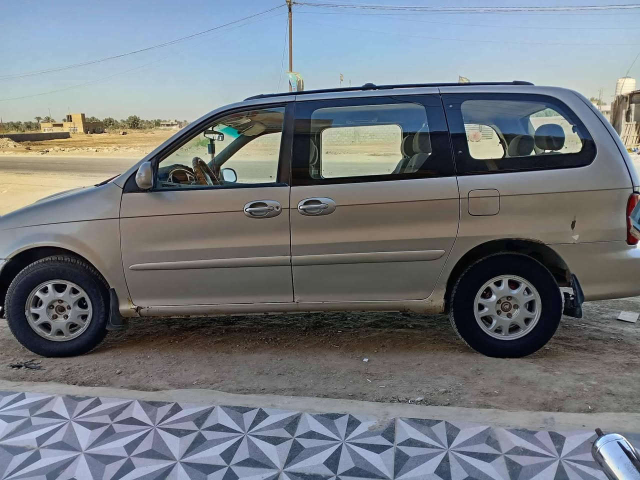 كرنفال موديل الفين للبيع سياره نضيفه ***********
