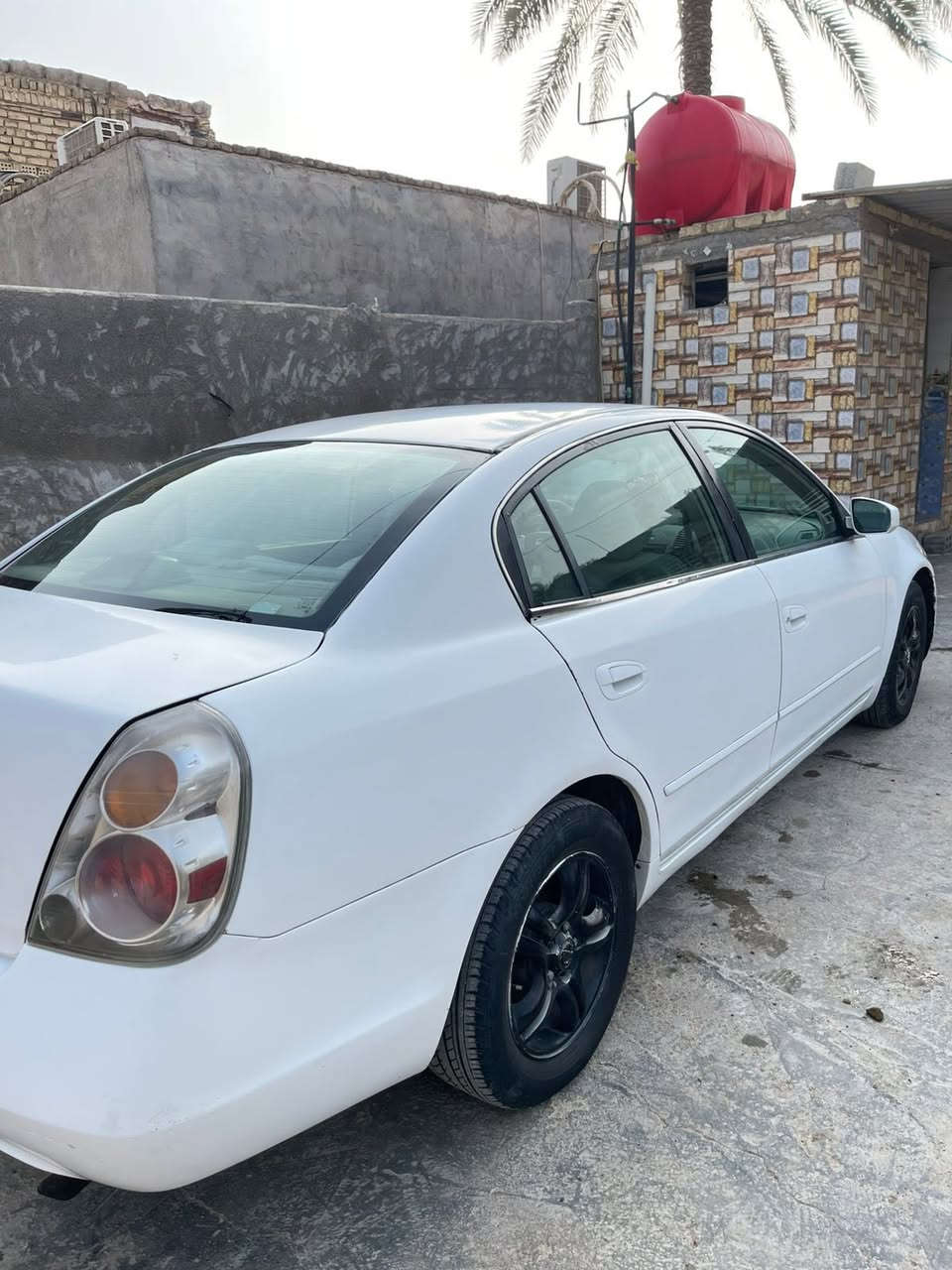 السلام عليكم نيسان التيما 2006 سويج جاهزه تبريد مكينه حداديه كله جديد صبغ جماليه رقم بغداد معامله كامله سعره 53 وبيه مجال  لان عندي ضرف الله يجفكم الشر

***********
