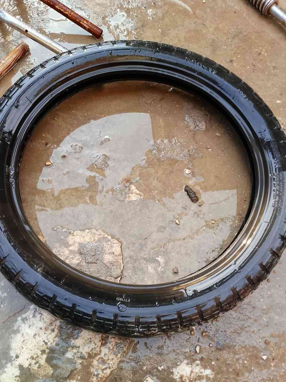 غراض دراجه اربعه كير تاير اصلي  نامه موديل 25.. سكان اربعه كير ..  دبلات نامه اربعه كير اصلي موديل 25 ..دبلات ارشا  اصلي.. صالنصه اربعه كير  اصلي دبلات خلفي ارشا  اصلي .. السعر كلهن بعشرين ألف   بلاش.  تحت السوك .   الاستفسار.  دك على هذا رقم او مراسلتي واتساب *********** مكاني اطويريج رشيده معمل ماي ارو
