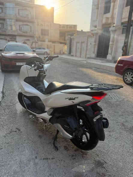 سلام عليكم بي سي اكس جيل الثالث وارد كوري دراجة ناعمة وخير من الله ماشية ٢٧   السعر ١٧ ورقة وبيهة مجال  *********** العنوان واسط الكفائت لحد يدخل خاص
