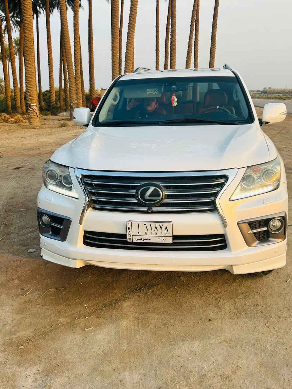 سلام عليكم 
 
لكزز 2013 بريم اصل سبورت 

المواصفات 
جكات 
شاشه 
4كامرات
كشن ذاكره 
تدفئه تبريد كشنات 
رادار امامي سياقه ذاتيه
تشغيل عن بعد
كشنات كلهن كهرباء
لايت زنون
جنطه كهرباء
هوك
فتحه 
مري قلاب +شفط
السياره  كفاله عامة من صبغ وتبديل 
تخم تاير جديد دلوب 
مكينه وكير كفاله
رقم بغداد
رقم صاحب السياره 
***********
