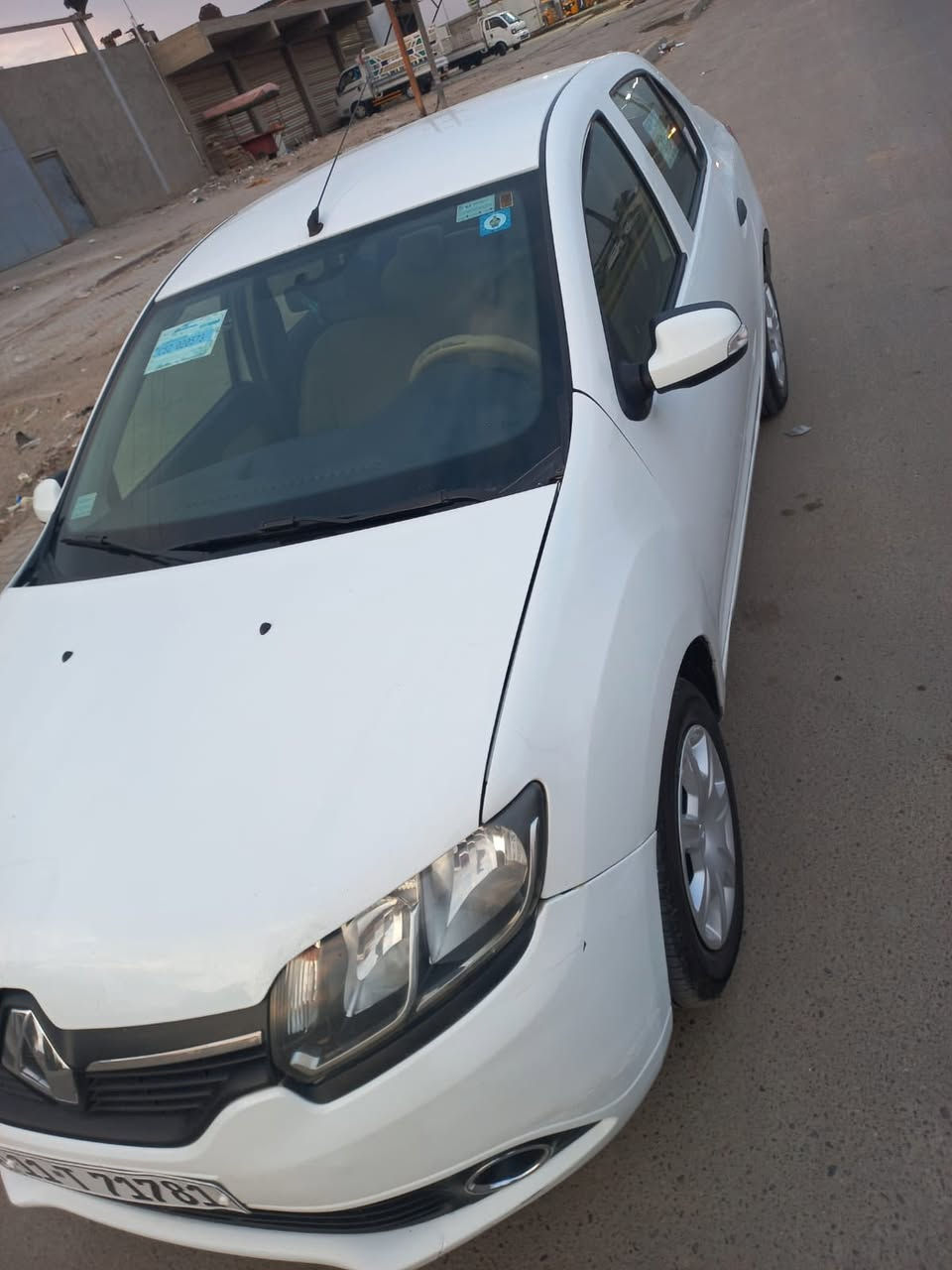 سلام عليكم رينو سنبل مديل 2016  حره رقم نكليزي جديد بيها داير جاملغ خلفي صبغ مكاني بغداد الشعب حي التجار السعر 68 وبيها مجال رقمي ***********
