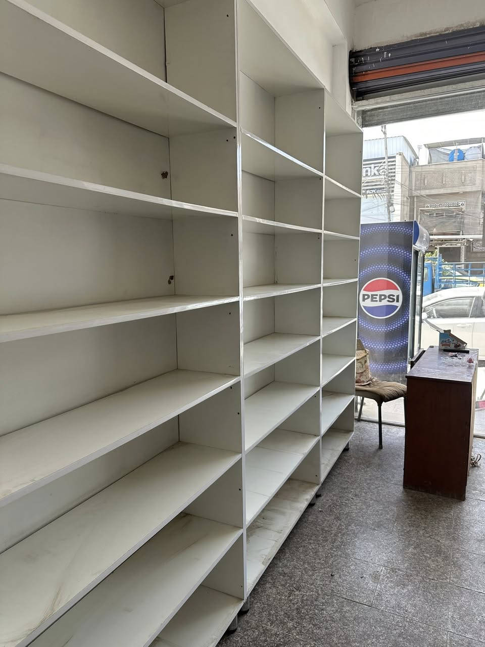 السلام عليكم للبيع رفوف اسواق عدد 8 MDF خشب تركي ثقيل ترهم اسواق او اي استخدام اخر استخدام قليل للاستفسار واتساب او  خاص مكاني بغداد الامين الثانيه ‭0776 715 2460‬
