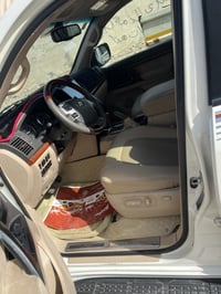 لاندكروزر البيع رقم بغداد بسمي موديل ٢٠١٤اصل   فطيم اصل مكينه وكير مكف...