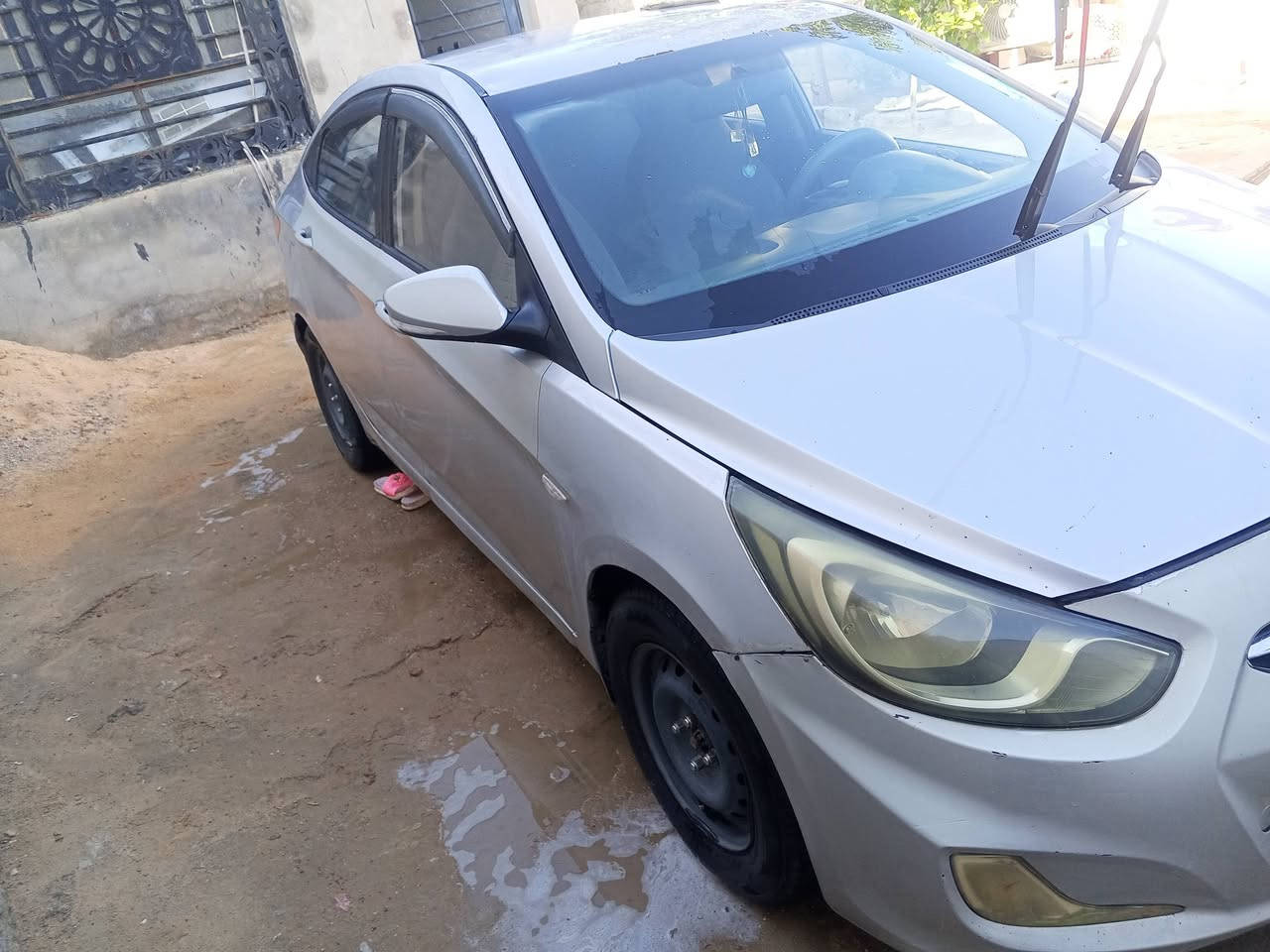 السلام عليكم اكسنت خليجي 2012 محرك 1600 
تبريد تدفئه السياره جاهزه شاشه كامره خلفيه حساسات 79 وبيه حك الجيه ***********
