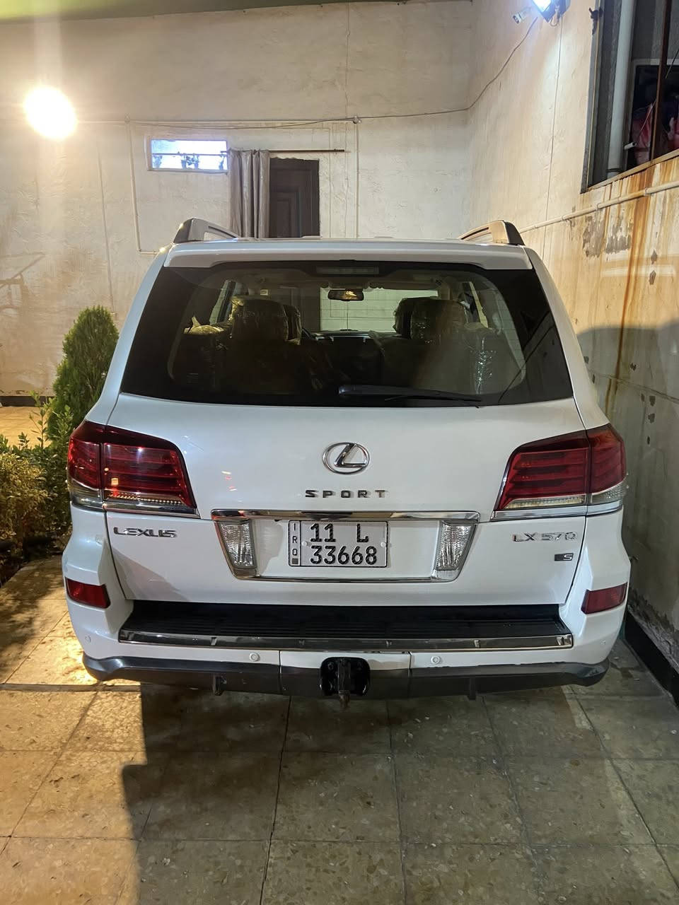 السلام عليكم
 سيارة لكزز موديل 13  بيها 3 قطع صباغ
السيارة حلوه 
 السعر 348  سعر مال بيع 
مكان السيارة بغداد كريعات قرب المطاعم 
للاستفسار ***********
