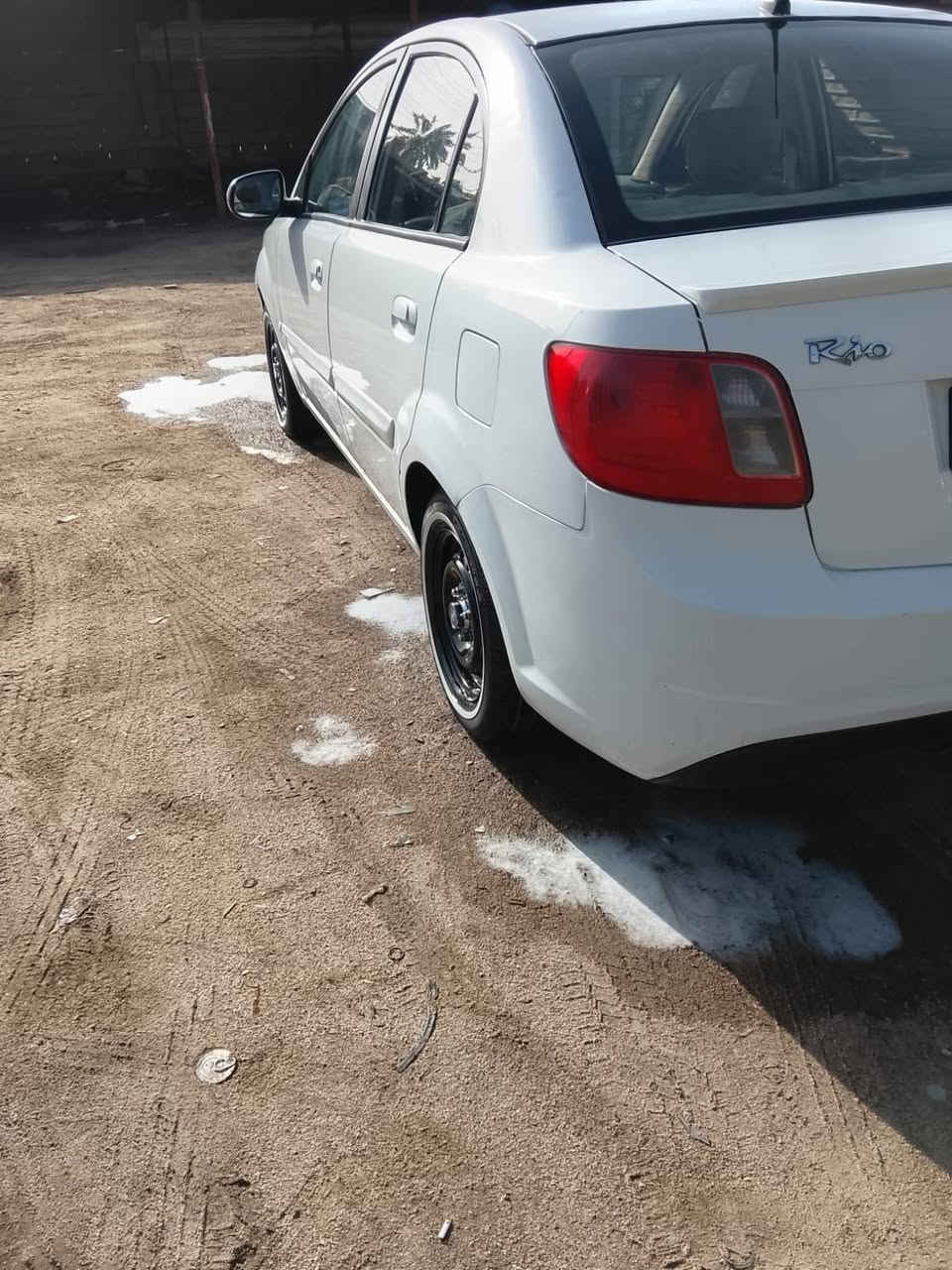 سلام عليكم كيا ريو للبيع موديل 2012 مكفوله من الضربة والتبديل والصبغ المكينه 1600 حداده تبريد كير خير من الله السياره جاهزه استخدام بيت للأتصال على الرقم *********** السعر 90
