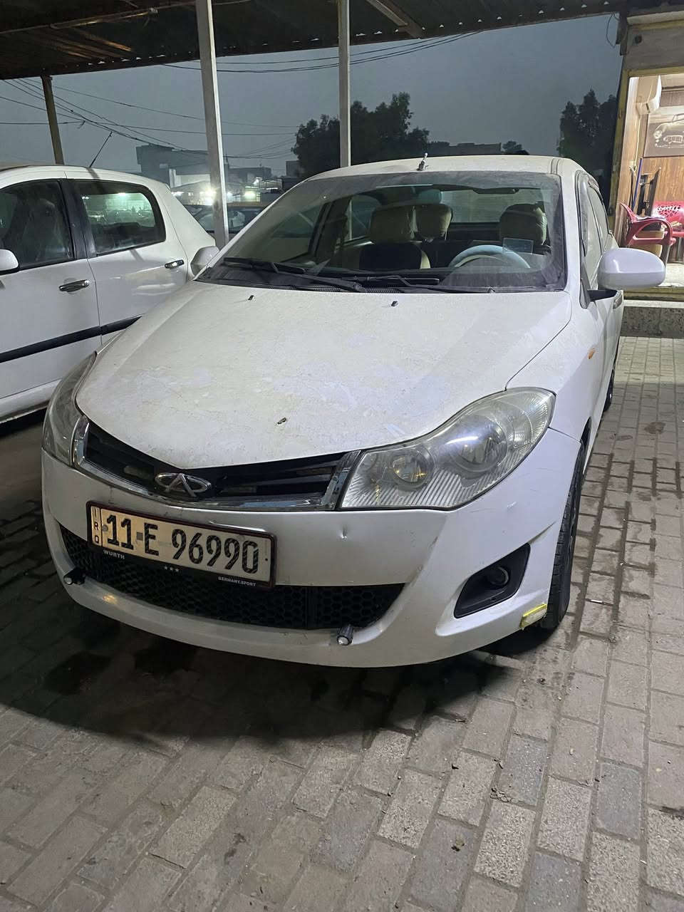 السلام عليكم 
شيري فلاوين موديل 13 للبيع مكفولة من الضربة 
كير ومكينة وتبريد كهربائيات وصدر وتايرات مكفولات العنوان بغداد الرئاسة العبيدي 
رقم بغداد مشروع وطني بسمي سعر ٤٠ وبيهه مجال 
رقم التواصل *********** بي وانساب
