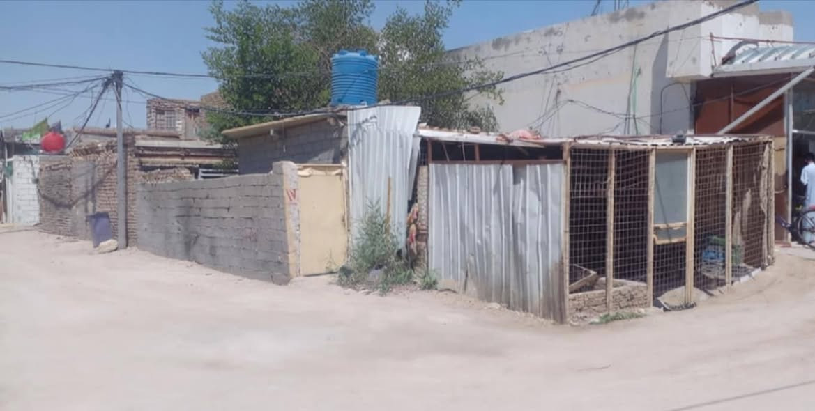 بيت للبيع
ركن
المساحة ١٣٠متر. وجه ٦ونص و نزال ٢٠
على شارع تجاري
يوجد فيه محل
مزارع اليرموك  مقابل قرية الغدير خلف نادي الفروسية
مقابل السادة الغرابات 
للتواصل ***********
