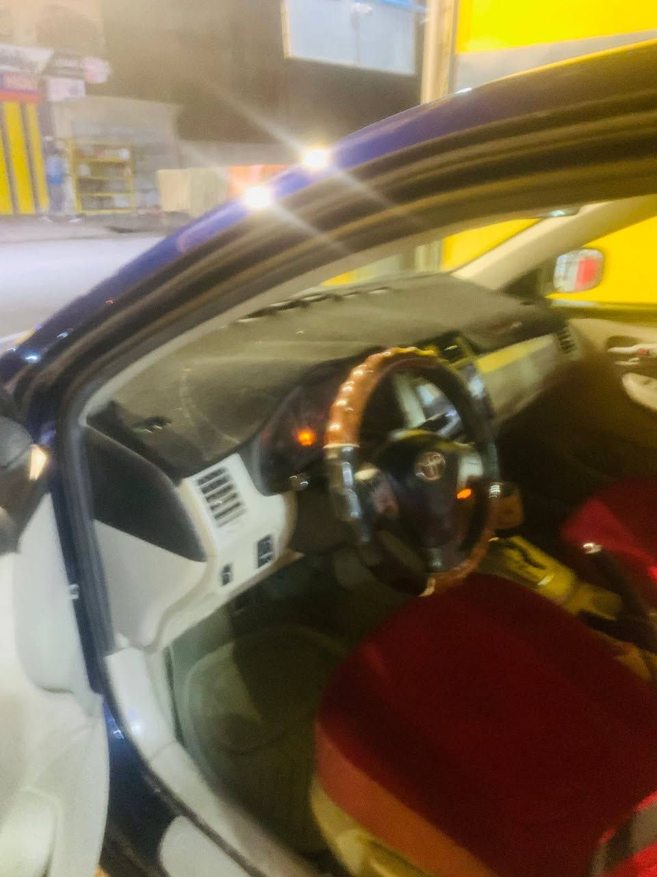 السلام عليكم ورحمة الله وبركاته سياره كورلا للبيع الموديل 2011 الوارد امريكي السياره ضررها جاملغ، اليسار بدون دواخل والجاملغ اليمين توحيد لون الممشه 120الف السعر 125 او بيها مجال لتواصل خاص او *********** السياره شاشه  او تحكمات استيرن الرقم نينوى مصطره السنويه ما صاقطه
