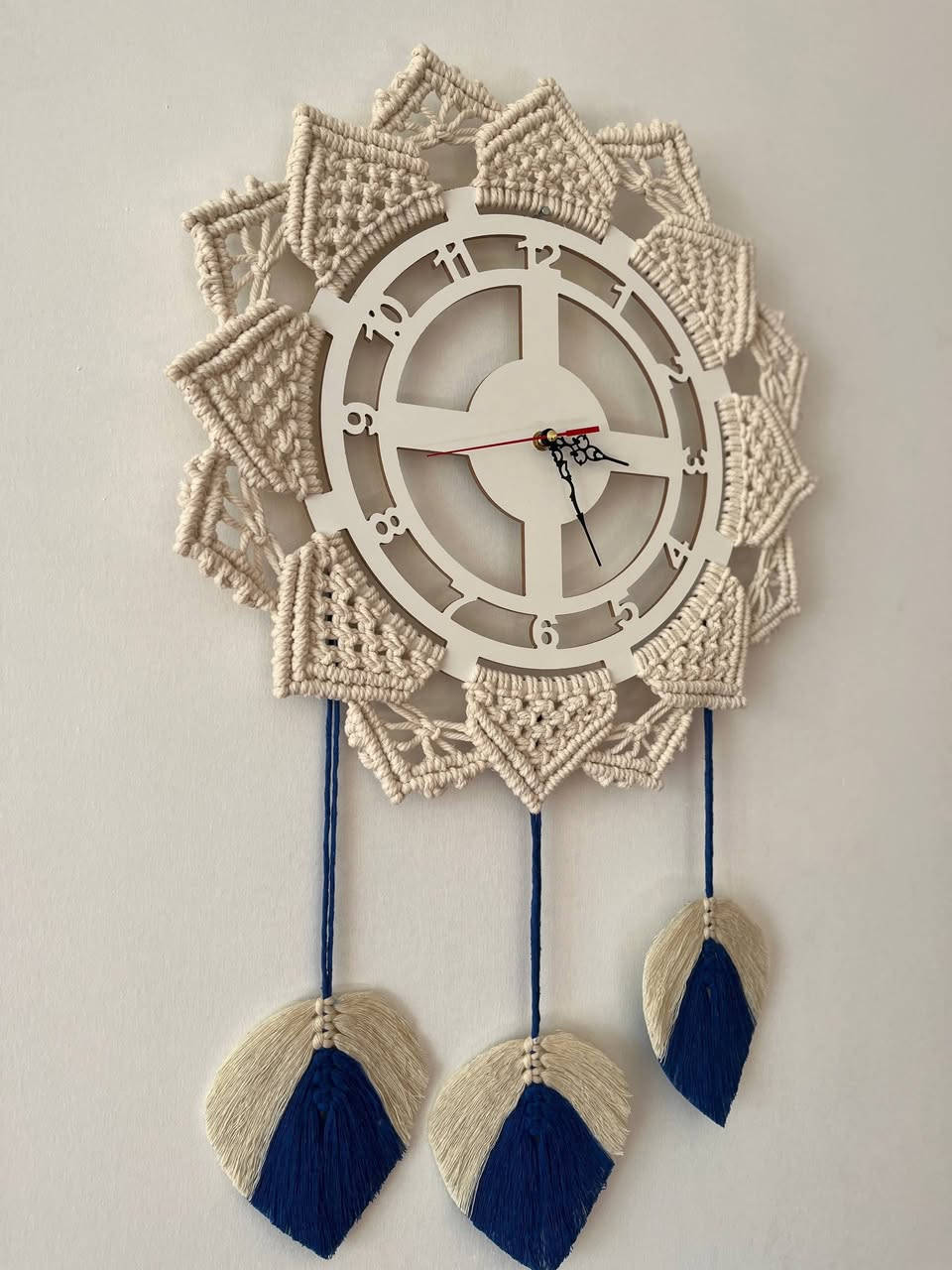 إذا تحبين التفاصيل المختلفة… هاي الساعة رح تخطف قلبك 🤎
شغل يدوي متقن، ألوان هادئة ولمسة فخامة تخليها محور الجدار بكل زاوية بالبيت 🌿✨

#اكسبلور #اكسبلور_فولو #اكسبلور_explore #فالو #مشاهير


**إذا كنت صاحب هذا الإعلان وتريد حذفه لأي سبب، رجاءا أرسل رسالة إلى الدعم الفني**