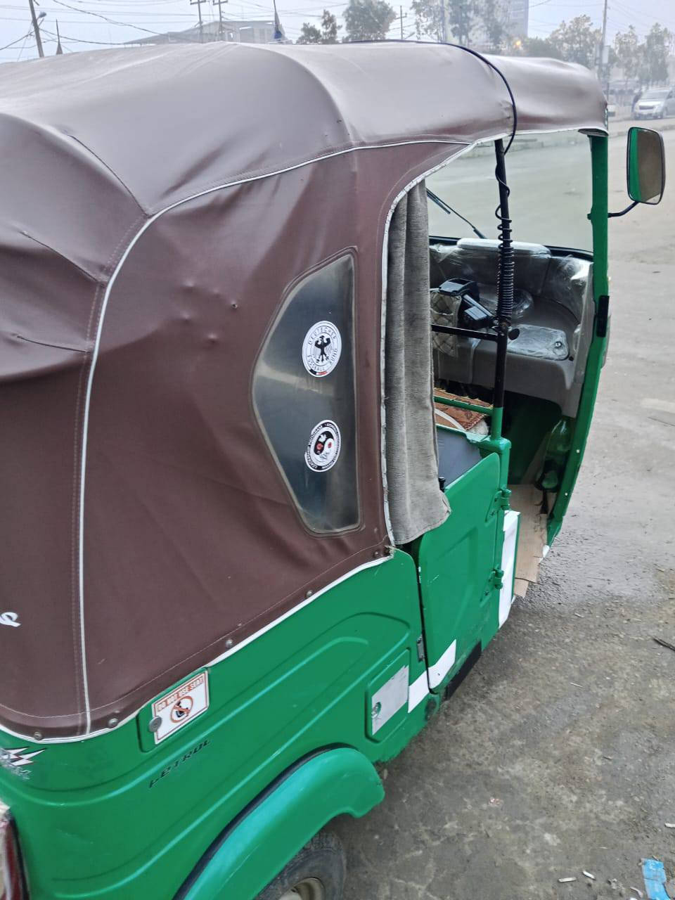 شباب تكتك للبيع بس زنجيل مبدل فقط موديل 22 شهر 11 مكان القرنه مكلف بنشر  ***********
