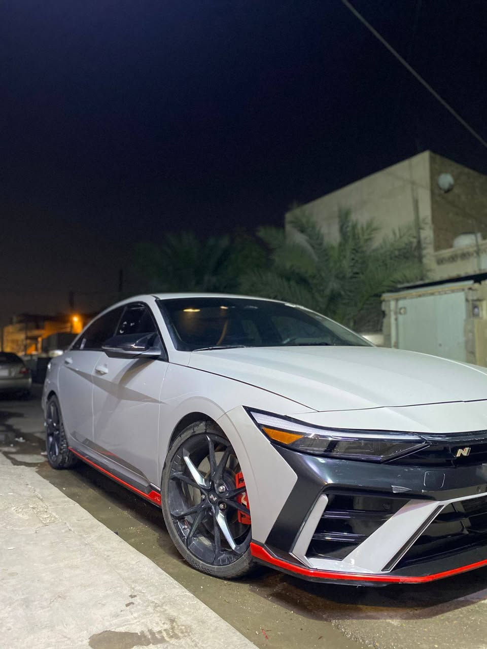 بسم الله الرحمن الرحيم
السلام عليكم عليكم ورحمة الله وبركاته 

Hyundai Elentra N 2025

المواصفات:❤️‍🔥N 

1️⃣كير اوتماتيك 8 نمر دبل كلچ DCT 

2️⃣كشن حضن 

3️⃣كشن علامة N

4️⃣كشنات كنتاره وجلد N

5️⃣سلايد روف 

6️⃣اناره داخليه 👌🏻٢٤ لون

7️⃣تحكم ستيرن نورمال وسبورت

8️⃣تحكم دبلات نورمال وسبورت

9️⃣ابواب بصمة

1️⃣0️⃣بصمة تشغيل 

1️⃣1️⃣شحن وايرلس

1️⃣2️⃣شاشة متصله 

1️⃣3️⃣كاميرا

1️⃣4️⃣نظام صوت _𝐁𝐎𝐒𝐒

1️⃣5️⃣اشارة ترحيب

1️⃣6️⃣اشارة مرايا

1️⃣7️⃣اوتو ستوب

1️⃣8️⃣نقطة عمياء

1️⃣9️⃣تحديد سرعة

2️⃣0️⃣تحديد مسار

2️⃣1️⃣رادار امامي 

2️⃣2️⃣رادار جانبي 

2️⃣2️⃣رادار خلفي 

2️⃣3️⃣حساسات جانبي 

2️⃣4️⃣حساسات خلفي

2️⃣5️⃣نظام _ 𝐍𝐎𝐑𝐌𝐀𝐋

2️⃣6️⃣نظام _ 𝐒𝐏𝐎𝐑𝐓

2️⃣7️⃣نظام _ N🚀

2️⃣8️⃣نظام _NGS☠️🩶

2️⃣9️⃣كشنات هيتر

3️⃣0️⃣ستيرن هيتر

3️⃣2️⃣صندوق ذكي

3️⃣3️⃣لايتات ليد 4 عدسات زينون

3️⃣4️⃣بگلايت ليد

صور الحادث مرفقة بالمنشور

مكان السياره بغداد حي العامل 

السياره زيرو ماشيه 2000 فقط بعدها بملصقات الشركه 

وعليها كت شوته رياضي ☠️❌

السياره بدون رقم حره تترقم جميع المحافظات

للاستفسار /***********
