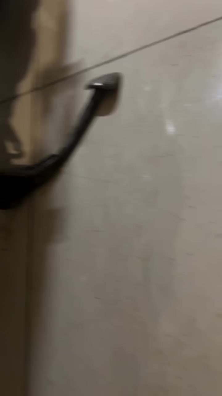 السلام عليكم شباب ماكس عدله للبيع عوزها ترتيبات ب ٤٥٠ وبيها مجال مكاني اعضمية
رقم ***********
