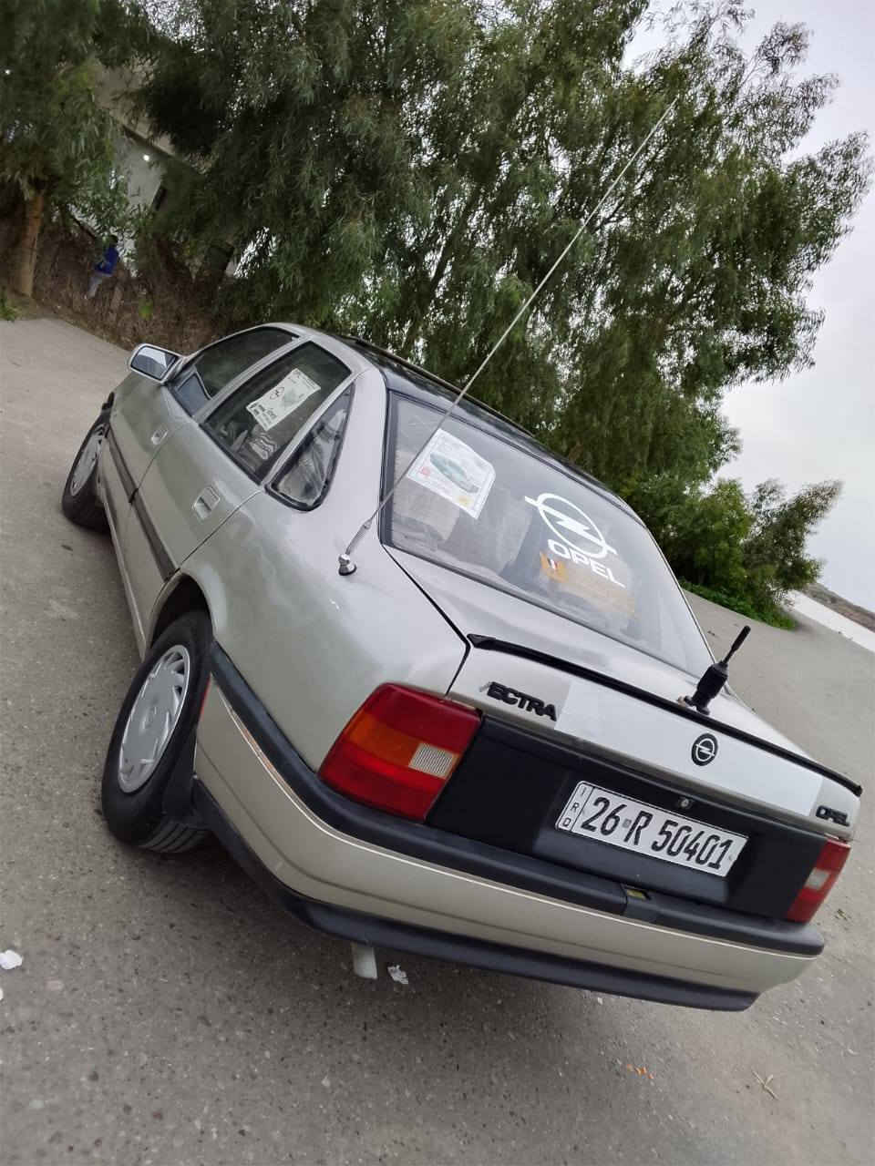 السلام عليكم اوبل فكترا للبيع السعر ٤٠ وبيها مجال السياره جديده كير محرك صدر كله شرط مكان السياره تكريت يرهم مراوس ب افانتي ادوات حسب القناعه *********** مكان السياره تكريت
