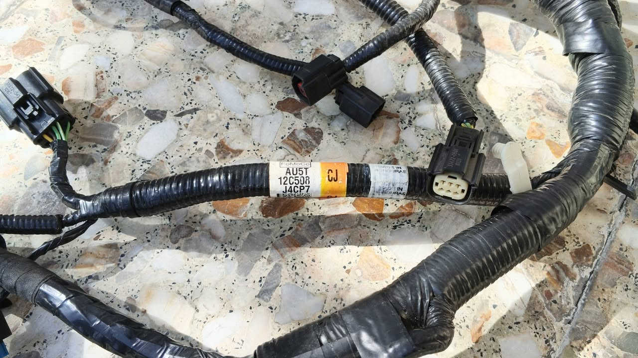 سلام عليكم عيد مبارك عليكم
اخوان عندي هاي الضفيره جديده بالكارتون مال محرك مال فورد بس يا فورد بالظبط مااعرف أني اخذتها على أساس مال تورس بس يكلولي متصير وأريد ابيعها سعرها 175 ألف 
***********
