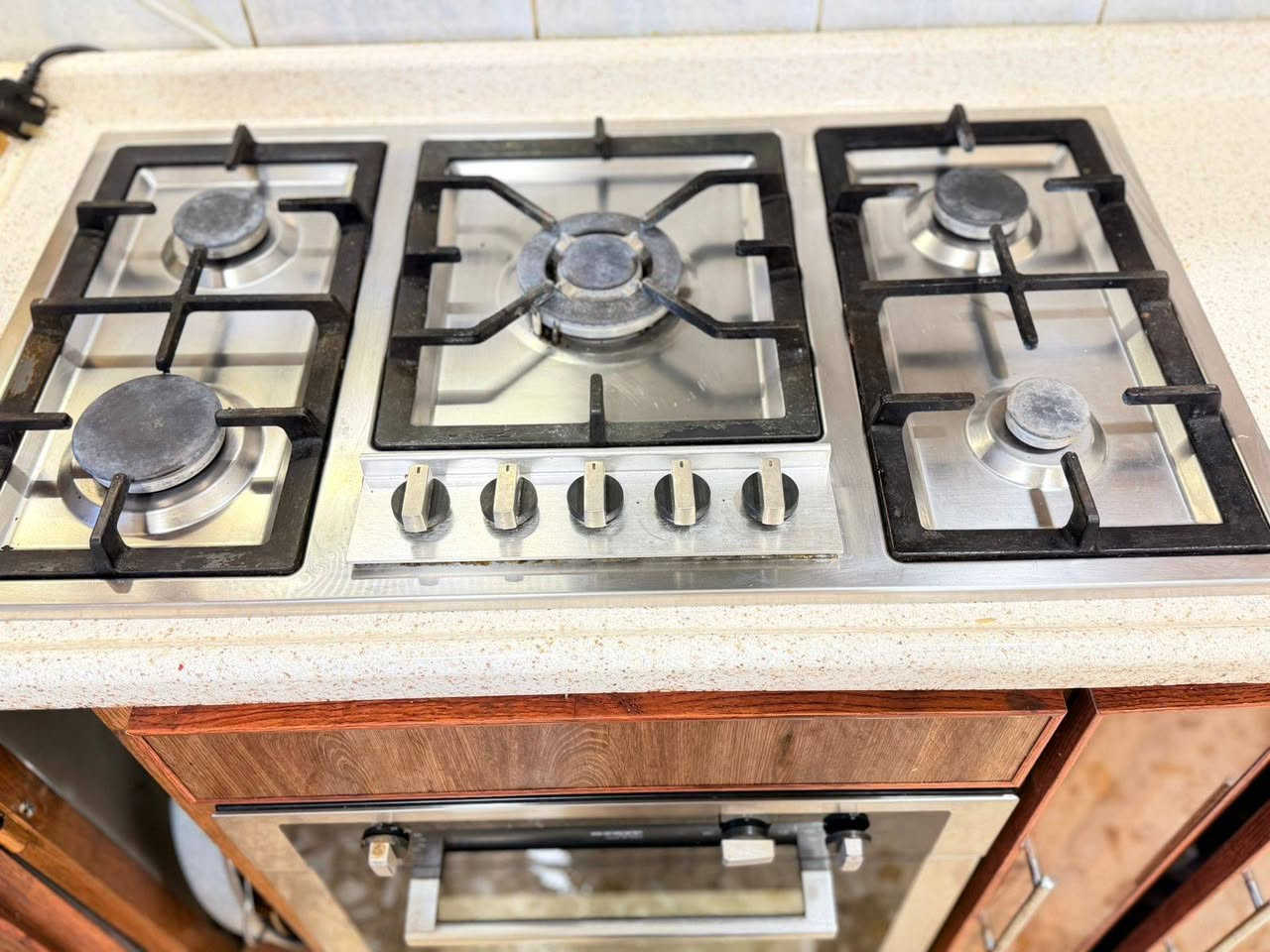 طباخ للبيع مع الفرن ماركه dlc مشعل الفرن الفوك فقط يحتاج صيانه سعر ٣٠٠ وبي مجال للشراي فقط كما مو ضح بالصور مراسله ع الخاص


**إذا كنت صاحب هذا الإعلان وتريد حذفه لأي سبب، رجاءا أرسل رسالة إلى الدعم الفني**