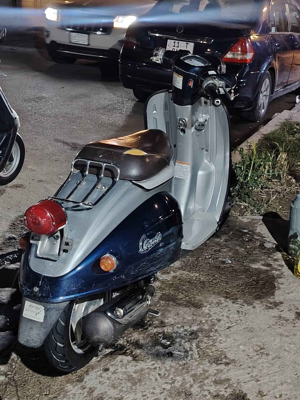 السلام علیکم دراجه للبيع ٦٠ عبد الحليم مصريه الدراجه سلف هندر فقط نقص باتري ولكهربائيات شغاله وشلعه ومعدل شرط الدراجه ما متعوبه السعر ٢٥٠ العنوان بغداد حي العامل الاتصال على الرقم ***********
