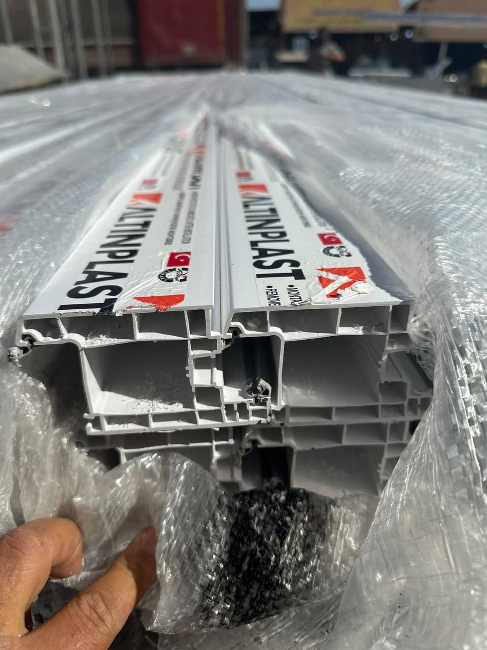 🌹  بحمد لله وبركاته  🌹

{ شركه وداد الخير للتجارة العامة }

تم وصول حاوية المواد التركي 
مقطع { RALTIN PLAST } P.V.C

💯 مقطع الوزن الثقيل 💯

الابيض . الاسود 

كافة الاكسسوارات والملحقات 

‼️بسعر تنافسي جداً 
‼️ جملة . مفرد 

🎁 يوجد عرض خاص لاصحاب المحلات والجملة 🎁

عنوان الشركة : النجف الاشرف حي الحرفين 

للاستفسار  واتساب :

طالب الابراهيمي : *********** , *********** 
حيدر الميالي : ***********
