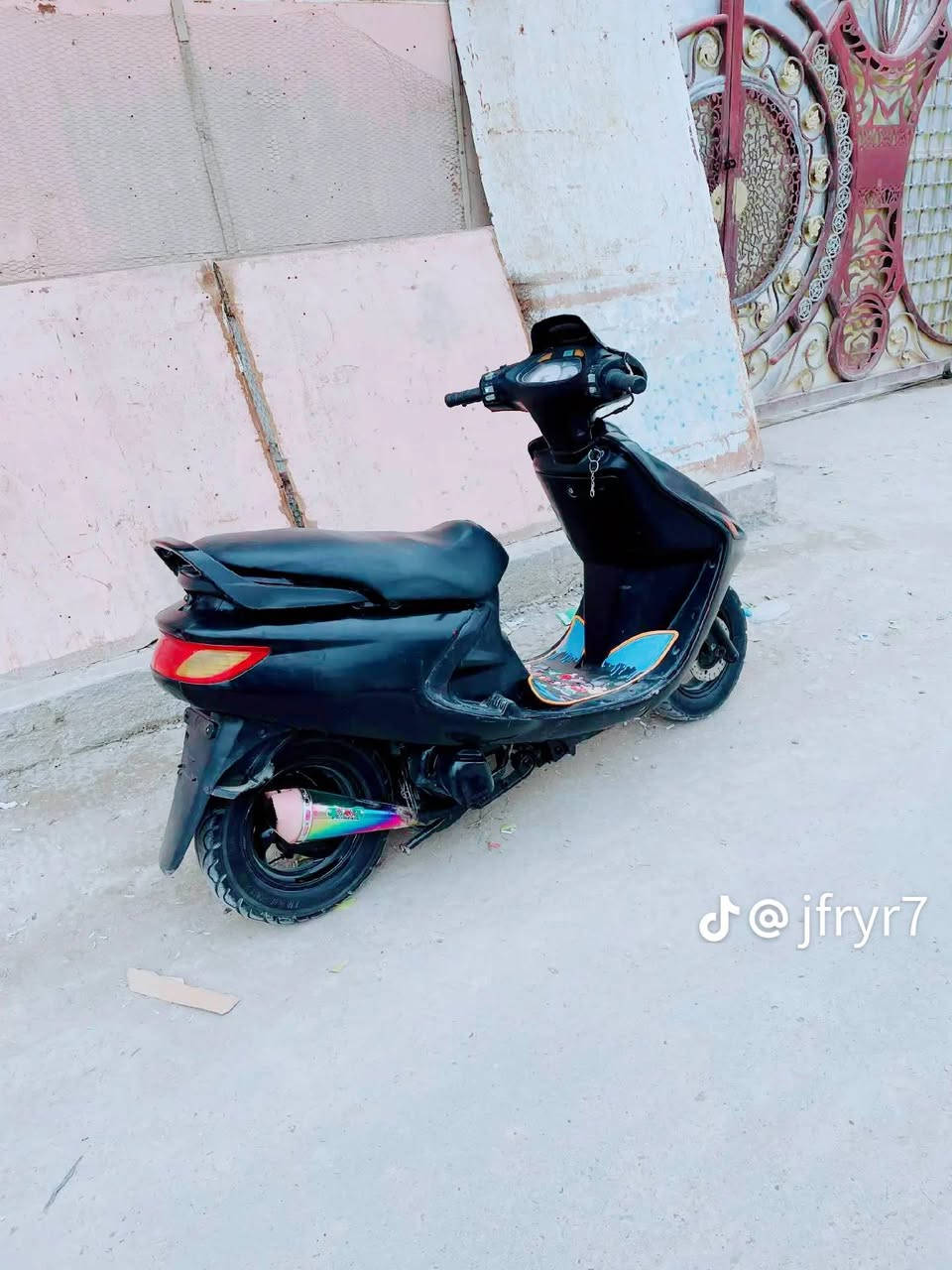 فراشه للبيع دراجه نضيف ومحرك مفتوح وكلشي ما بيه شغل واطلع والكهربائيات شغاله والسعر ب200وبيه مجال قليل


**إذا كنت صاحب هذا الإعلان وتريد حذفه لأي سبب، رجاءا أرسل رسالة إلى الدعم الفني**