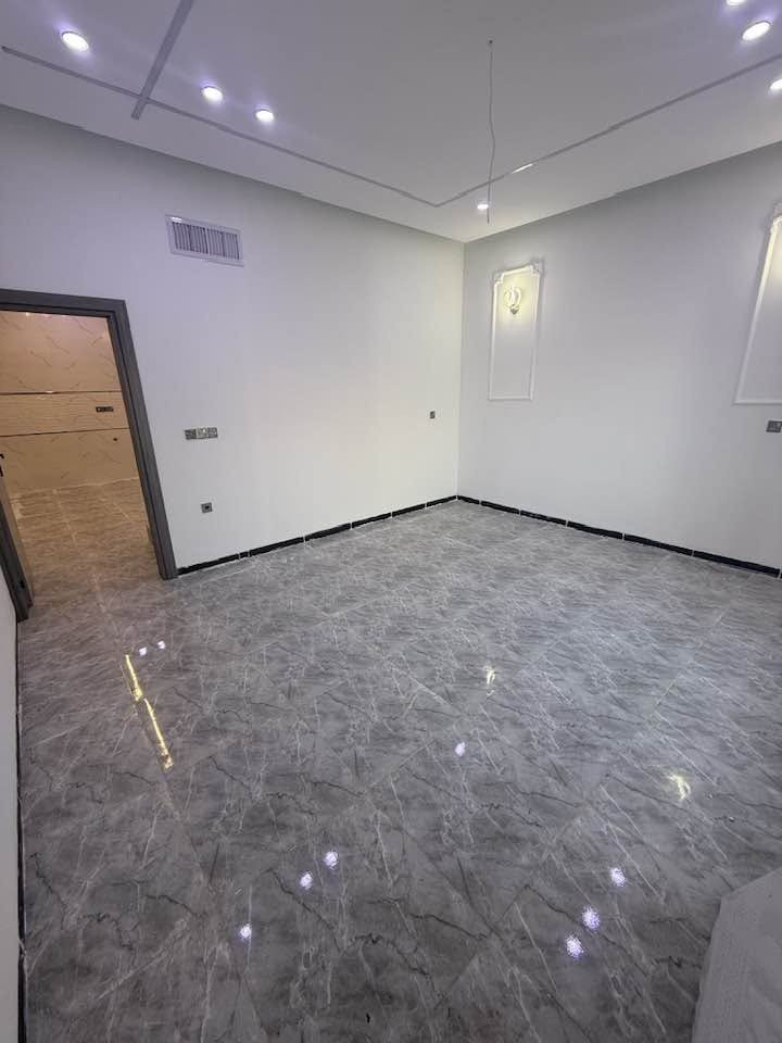 عقار للبيع✨

بيت صفر للبيع ١٠٠ متر طابقين فول 

بيت ملكي مع نضام دكتات 

الطابق الاول يحتوي على غرفتين نوم و هول و صحيات 

طابق ثاني يحتوي على هول و غرفة نوم

الموقع: حي العسكري قرب جامع معراج 

للاستفسار: ***********
