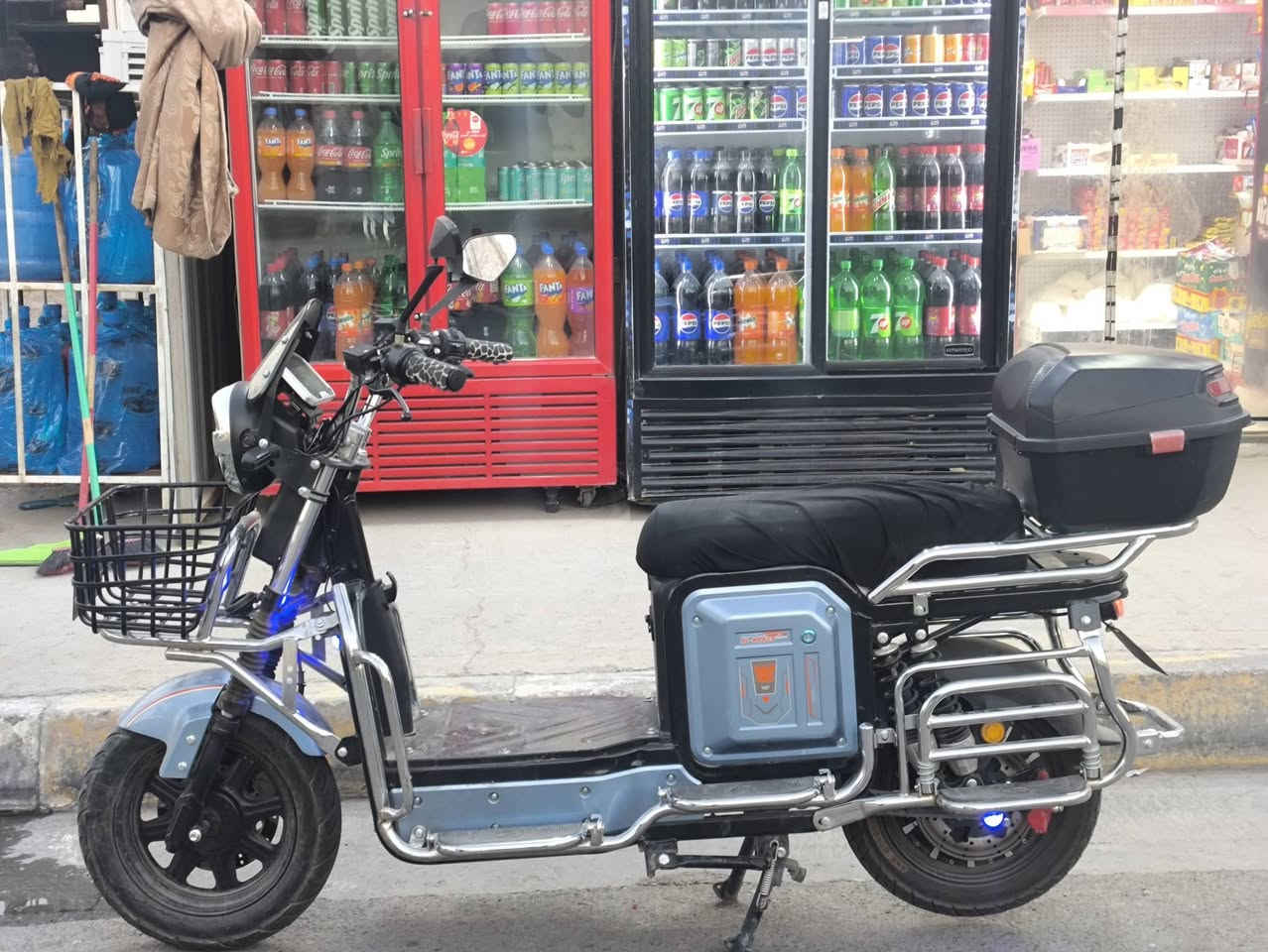 سلام عليكم مطور شحن 7 بطريات البيع ورقم تلفوني *********** بي واتساب
