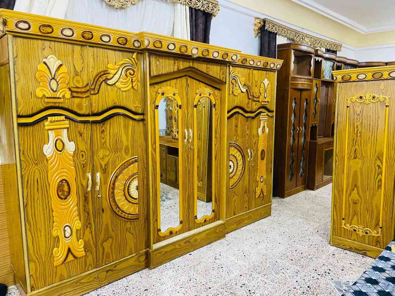 للبيع غرفة نوم توج 5 قطع خشب صاج عراقي داخل و خارج شرط نضافه فول 
عنوان الرمانه البعبيد بسعر 700 وبي مجال 
***********
