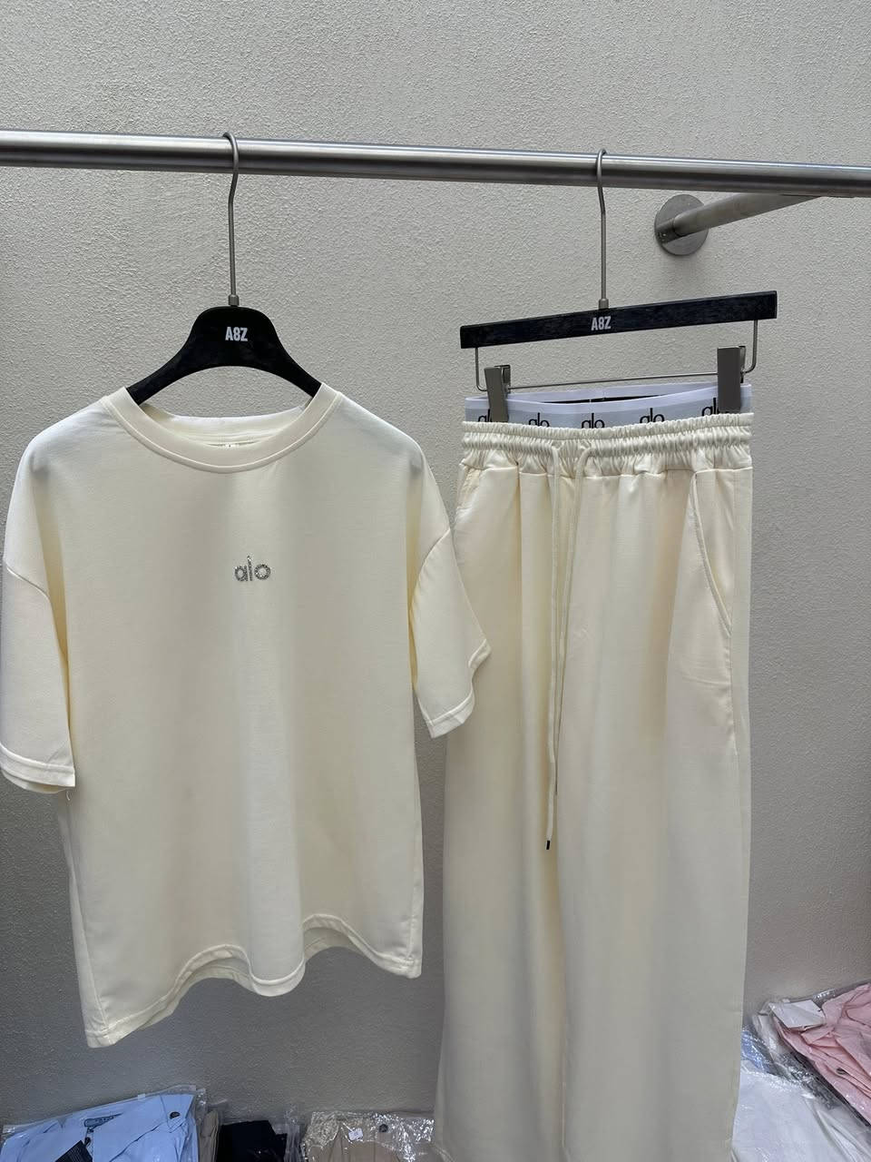 تراك نسائي جديد الموسم 2026 تراك مفول☺️  قياسات من M/L/LXلحد بي  خمس موديلات تسعه ألوان مختلفه موجوده صورهن كلهن للتواصل معا على الواتساب *********** متوفر توصيل للكل العراق داخل الأمين
