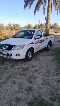 هايلوكس • ٢٠١٥ • مكفولة