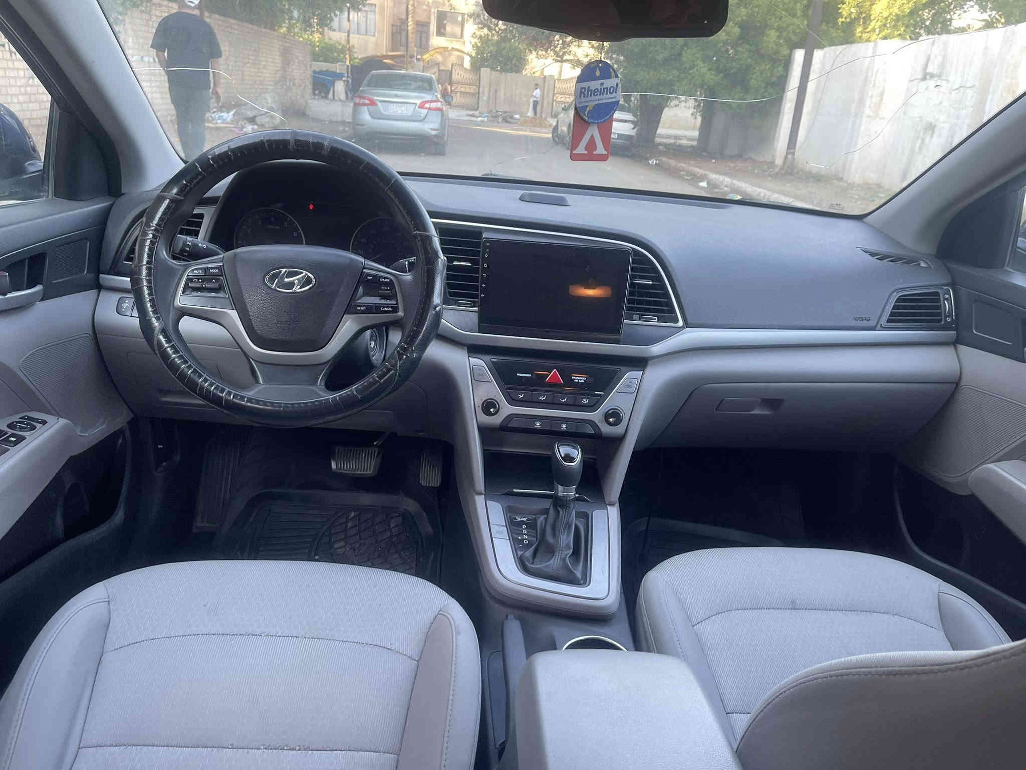 السلام عليكم للبيع النترا وارد امريكي  
موديل 2017

ماشيه 111 ميل 

حادثه من امريكا  ربع دعاميه امامي وصور الحادث مرفقه 

وبل العراق بيه قبغ جنطه صبغ وباب امامي وبيه جاملغ تبديل امامي نفس الون 

رقم اربيل باسم شركه 

السعر 107 وبيه مجال للشراي 

بغداد الصليخ قرب المتسوق 

***********
