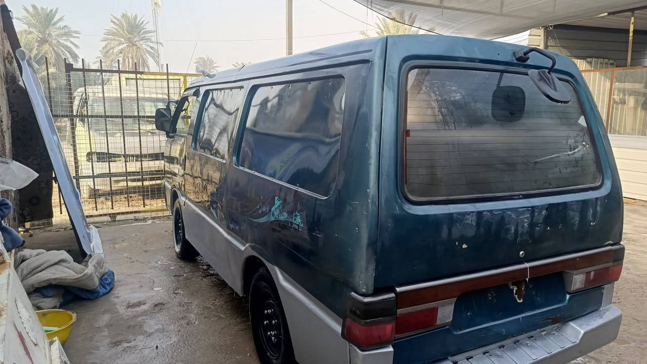 السلام عليكم كيه بسته موديل 95 رقم انكليزي حمل  مكفوله من كلشي صبغ فقط بنيد وباب اسلايت بدون ضربه
دواخل شركه يعني فول داخل بيهه تخم تاير السعر 37//////المكان نجف الاشرف///وتساب***********
